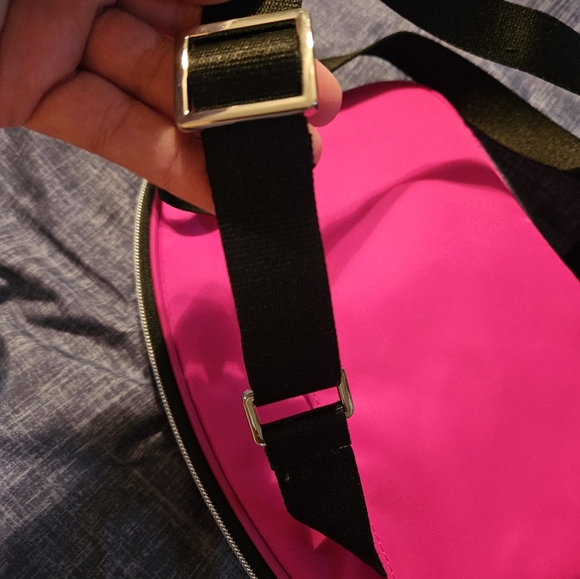 Brand New Sarah Jessica Parker Travel Belt Bag - Picture 4 of 9